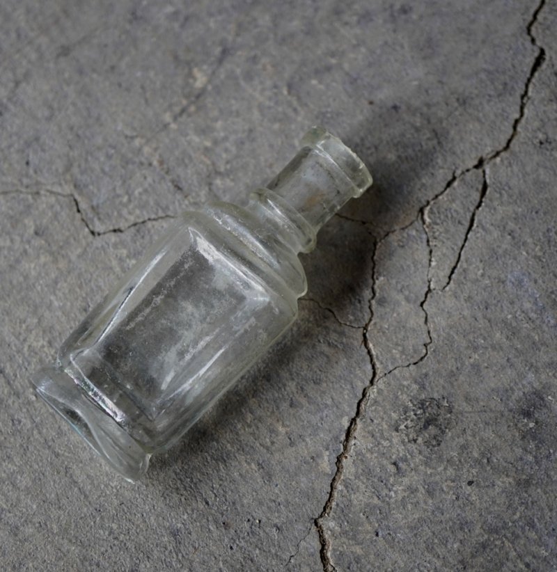 画像1: ENGLAND antique Glass Bottle イギリスアンティーク 小さな 香水 ガラスボトル 香水瓶 ガラス瓶 1900-20's