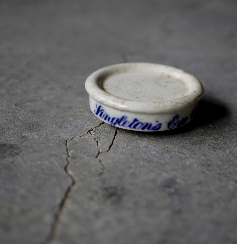 画像1: 【RARE】ENGLAND antique Singletons Eye Ointment  POTTERY イギリスアンティーク シングルトン 目薬ポット 眼軟膏ポット 陶器ポット 1910-1920's