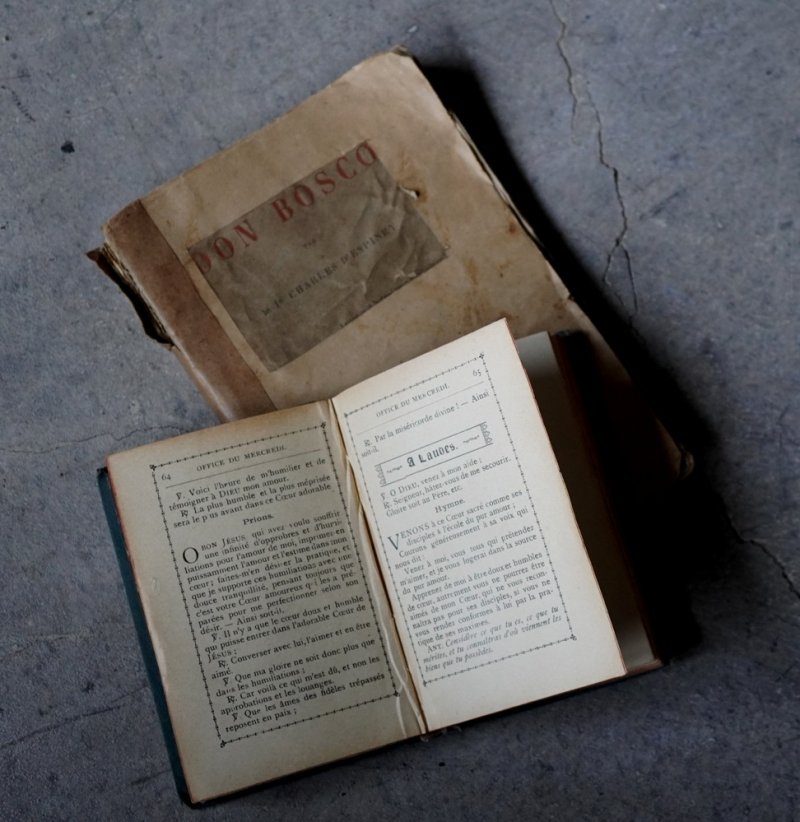 画像1: ENGLAND antique BOOK イギリス アンティーク 本 2冊セット 古書 洋書 聖書ブック 1882-1930's