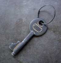 ENGLAND antique KEY イギリスアンティークキー ヴィンテージキー 鍵  パドロックキー ヴィンテージ 1940-60s