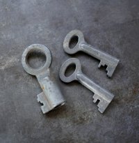 ENGLAND antique KEYS 3pcs イギリスアンティークキー ヴィンテージキー 小さな鍵 3本セット ヴィンテージ  1940-60's