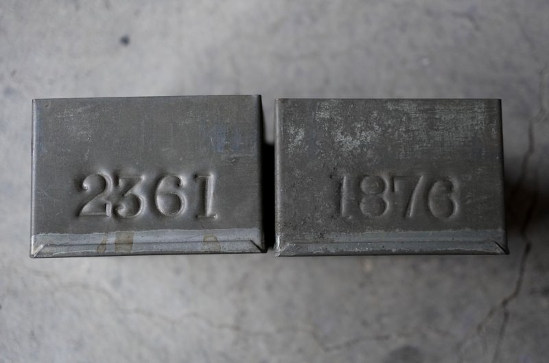 画像2: ENGLAND antique TEA TINS 2pcs イギリスアンティーク ナンバー入 紅茶缶 2個SET サンプル ティン缶 ブリキ缶 1920-30's 