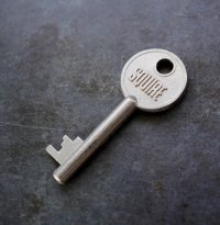 ENGLAND antique KEY イギリスアンティークキー ヴィンテージキー 鍵  パドロックキー ヴィンテージ 1950-70s