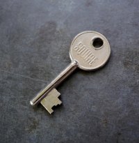 ENGLAND antique KEY イギリスアンティークキー ヴィンテージキー 鍵  パドロックキー ヴィンテージ 1950-70s