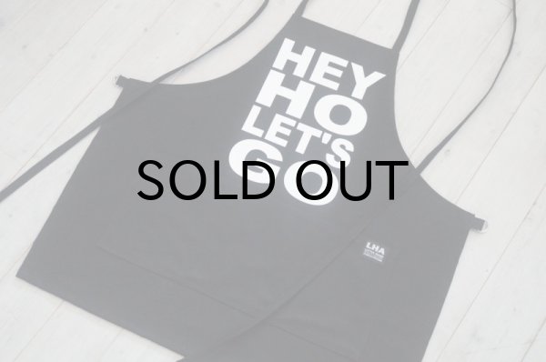 画像1: 【再入荷】LHA【LITTLE HAND ANTIQUE】ORIGINAL エプロン HEY HO LET'S GO BLK (1)