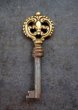 画像2: FRANCE antique KEY フランスアンティークキー 鍵 美しい装飾 チェスト・キャビネットキー 1890-1920's (2)