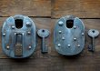 画像2: ENGLAND antique イギリスアンティーク 渋い重厚感 刻印入り ERA 大きなパドロック 鍵付 南京錠 1900-30's (2)