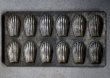 画像2: FRANCE antique フランスアンティーク ベーキングティンモールド マドレーヌ型 お菓子焼き型 1930-40' (2)