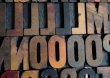 画像9: 【RARE】U.S.A. antique アメリカアンティーク 木製 プリンターブロック 【アルファベット・ナンバー Ａ〜Ｚ・0〜9 揃・130個】 Ｈ4.2ｃｍ スタンプ はんこ 1890-1940's  (9)