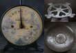 画像3: ENGLAND antique イギリスアンティーク IZONS FAMILY SCALE キッチンスケール はかり 1920-30's  (3)