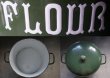 画像4: 【RARE】ENGLAND antique FLOUR BIN イギリスアンティーク 渋いダークグリーン 大きな ホーロー フラワー缶 花文字・リベット留め ラージサイズ FLOUR 1920's (4)