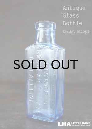 画像: ENGLAND antique BISHOP'S イギリスアンティーク 爽やかなライトブルー ガラスボトル H12cm 瓶 1900-10's