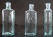 画像2: ENGLAND antique イギリスアンティーク 筆記体ロゴが素敵な【Boots】 ガラスボトル H14.3cm ガラス瓶 1920's (2)
