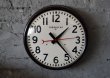 画像2: U.S.A. antique GIBRALTAR wall clock  アメリカアンティーク ジブラルタル 掛け時計 ヴィンテージ スクール クロック 35cm 1961's (2)