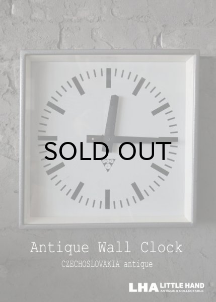 画像1: CZECHOSLOVAKIA antique PRAGOTRON wall clock チェコスロバキアアンティーク パラゴトロン社 掛け時計 クロック 33.5cm 1990's (1)