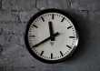 画像2: CZECHOSLOVAKIA antique PRAGOTRON wall clock チェコスロバキアアンティーク パラゴトロン社 掛け時計 クロック 32cm 1970's (2)