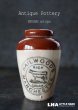 画像1: ENGLAND antique イギリスアンティーク COW ツートンカラー HAILWOOD'S （Mサイズ） H9.2ｃｍ 陶器ポット 陶器ボトル 瓶 ジャー 1900's (1)