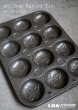 画像1: ENGLAND antique イギリスアンティーク ベーキングティンモールド 12穴  焼き型 菓子型 マフィン 1930-50’ｓ (1)
