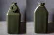 画像4: 【10L】【中栓・ノズル付】【LHA】 ORIGINAL PRODUCT 【POLYETHYLENE TANK】 ポリエチレンタンク ポリタンク 灯油缶【10L】燃料缶 かっこいい 燃料タンク ARMY ミリタリー ジェリカンスタイル ウォータータンク シャワー キャンプ サーフィン アウトドア ガレージ おしゃれ デザイン 防災 ポリエチレン缶 貯水タンク インダストリアル 工業系 (4)