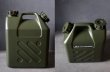 画像3: 【10L】【中栓・ノズル付】【LHA】 ORIGINAL PRODUCT 【POLYETHYLENE TANK】 ポリエチレンタンク ポリタンク 灯油缶【10L】燃料缶 かっこいい 燃料タンク ARMY ミリタリー ジェリカンスタイル ウォータータンク シャワー キャンプ サーフィン アウトドア ガレージ おしゃれ デザイン 防災 ポリエチレン缶 貯水タンク インダストリアル 工業系 (3)