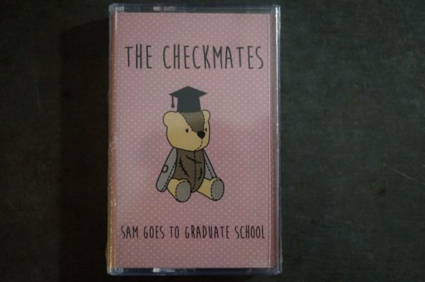画像1: THE CHECKMATES / SAM GOES TO GRADUATE SCHOOL   カセット（缶バッチ付き） (1)