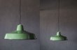 画像2: ENGLAND antique イギリスアンティーク ホーローランプシェード Green ソケット&撚りコード付 40.5cm インダストリアル 工業系 ライト 1950-60's   (2)