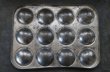 画像4: AUSTRALIA antique オーストラリアアンティーク ベーキングティンモールド 12穴  焼き型 菓子型 マフィン 1930-50’ｓ (4)