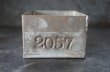画像2: ENGLAND antique TEA TIN イギリスアンティーク ナンバー入 紅茶缶 サンプル ティン缶 ブリキ缶 1920-30's  (2)