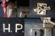 画像4: ENGLAND antique REVELATION Trunk イギリスアンティーク トランク・スーツケース 鍵付き バッグ ブラック 黒 ヴィンテージ  1950's (4)