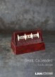 画像1: SALE【40%OFF】U.S.A. antique Desk Calender アメリカアンティーク 万年 ベークライト デスクカレンダー ヴィンテージ1950-60's 卓上 メカニカル カレンダー 暦 (1)