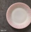 画像1: U.S.A. vintage Fire-king Pink Dinner Plate アメリカヴィンテージ ファイヤーキング ピンク スワール ディナープレート 1949-62's (1)