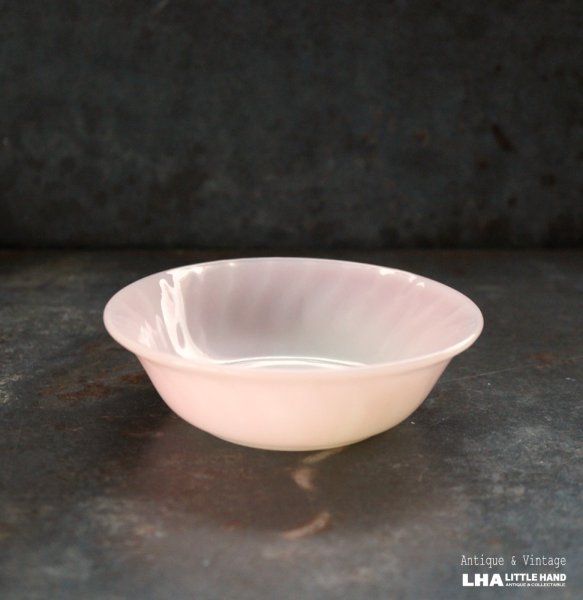 画像1: U.S.A. vintage Fire-king Pink Dessert Bowl アメリカヴィンテージ ファイヤーキング ピンク スワール デザートボウル 1949-62's (1)