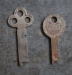 画像2: USA antique KEYS 2pcs アメリカアンティークキー ヴィンテージキー 鍵 2本セット ヴィンテージ 1940-70s (2)
