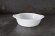 画像2: U.S.A. vintage Fire-king White SWIRL Casserole アメリカヴィンテージ ファイヤーキング ホワイト スワール キャセロール グラタン皿 1960-79's (2)