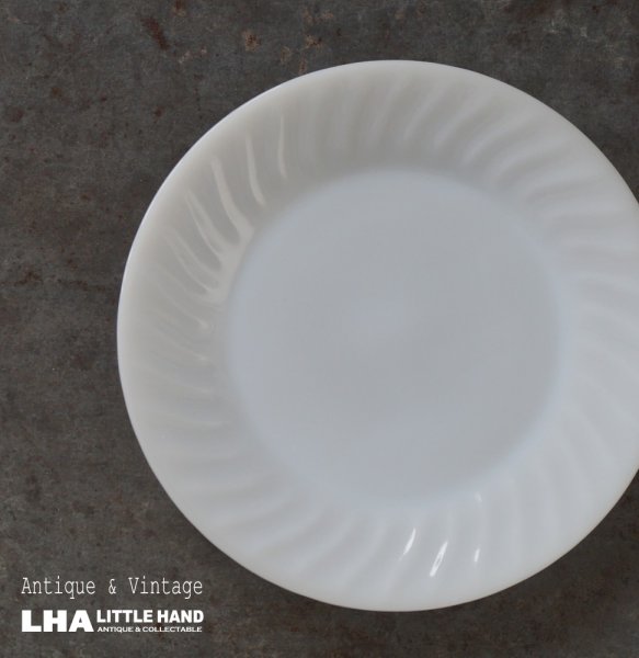 画像1: U.S.A. vintage Fire-king White SWIRL Dinner Plate アメリカヴィンテージ ファイヤーキング ホワイト スワール ディナープレート 1951-60's (1)