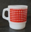 画像3: U.S.A. vintage Fire-king Mug Gingham アメリカヴィンテージ ファイヤーキング ギンガム 赤  マグ マグカップ 1960-76's