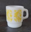 画像2: U.S.A. vintage Fire-king Mug Slender Stalkアメリカヴィンテージ ファイヤーキング  スレンダーストーク 黄 マグ マグカップ 1977-86's (2)
