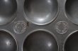 画像4: ENGLAND antique Baking Tin イギリスアンティーク ベーキングティンモールド 12穴  焼き型 菓子型 1930-50’ｓ (4)