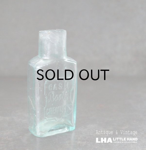 画像1: ENGLAND antique Boots Glass Bottle イギリスアンティーク 筆記体ロゴ【Boots】 ガラスボトル H11.2cm ガラス瓶 1920's