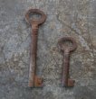 画像2: ENGLAND antique KEYS 2pcs イギリスアンティークキー ヴィンテージキー 小さな鍵 2本セット ヴィンテージ 1900-30s (2)