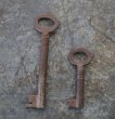 画像3: ENGLAND antique KEYS 2pcs イギリスアンティークキー ヴィンテージキー 小さな鍵 2本セット ヴィンテージ 1900-30s (3)