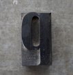 画像2: U.S.A. antique Letterpress 【p】アメリカアンティーク 木製プリンターブロック Ｈ5ｃｍ ヴィンテージ スタンプ ビンテージ はんこ 数字 1900-40's  (2)