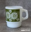 画像1: U.S.A. vintage Fire-king Mug Marguerite アメリカヴィンテージ ファイヤーキング マーガレット 緑  マグ マグカップ 1960-76's (1)