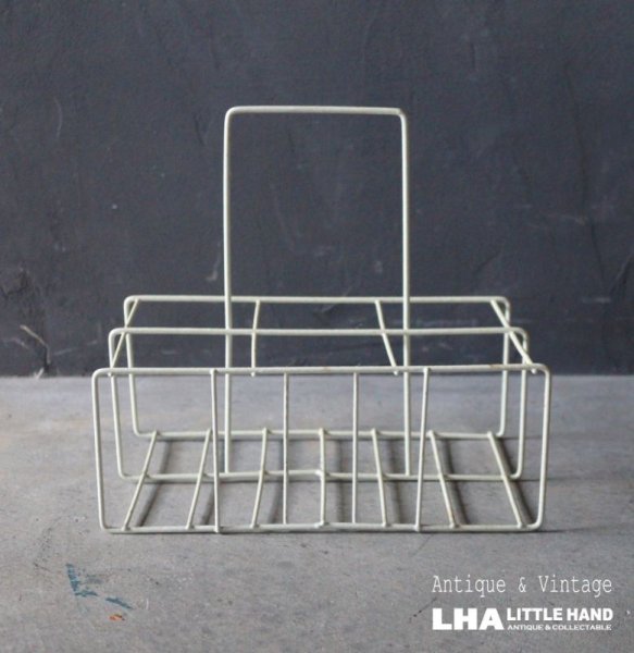 画像1: ENGLAND antique Milk Glass Bottle Rack イギリスアンティーク  ミルクボトル ラック ホルダー 瓶入れ カゴ ヴィンテージ 1970-80's (1)