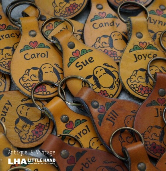 画像1: SALE【30%OFF】U.S.A. antique SNOOPY AVIVA  Leather Key Ring スヌーピー レザーキーホルダー・キーチェーン・キーリング ヴィンテージ 1970-80's (1)