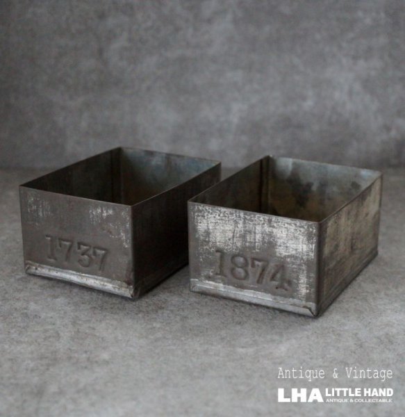 画像1: ENGLAND antique TEA TINS 2pcs イギリスアンティーク ナンバー入 紅茶缶 2個SET サンプル ティン缶 ブリキ缶 1920-30's  (1)