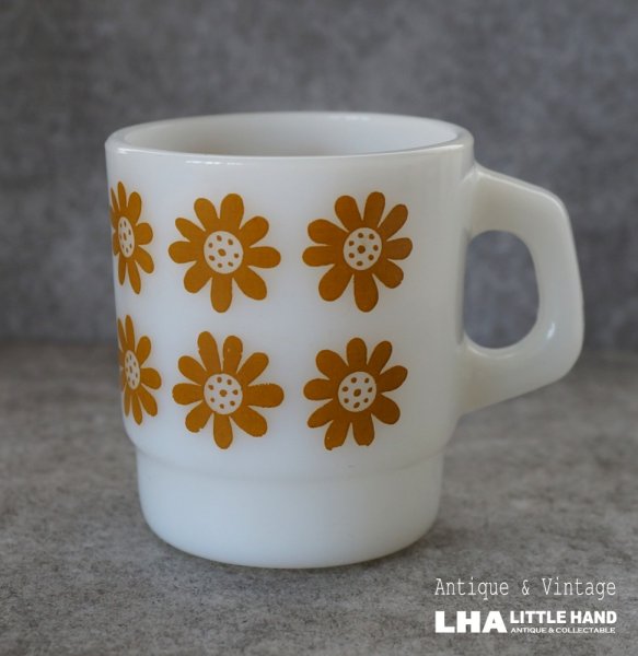 画像1: U.S.A. vintage Fire-king Mug Daisy Head  アメリカヴィンテージ ファイヤーキング デイジーヘッド 黄土 マグ マグカップ 1977-86's (1)