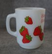 画像4: U.S.A. vintage Fire-king Mug Strawberry Shortcake アメリカヴィンテージ ファイヤーキング ストロベリーショートケーキ  マグ マグカップ1977－86's (4)