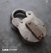 画像1: SALE【30%OFF】ENGLAND antique PADLOCK イギリスアンティーク クマ型 刻印入り パドロック NO KEY ヴィンテージ 1920-40's (1)