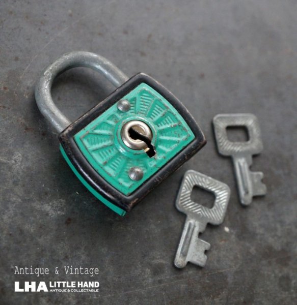 画像1: WEST GERMANY antique PADLOCK with KEYS アンティーク パドロック 2本鍵付き 南京錠 ヴィンテージ 1950-80's (1)